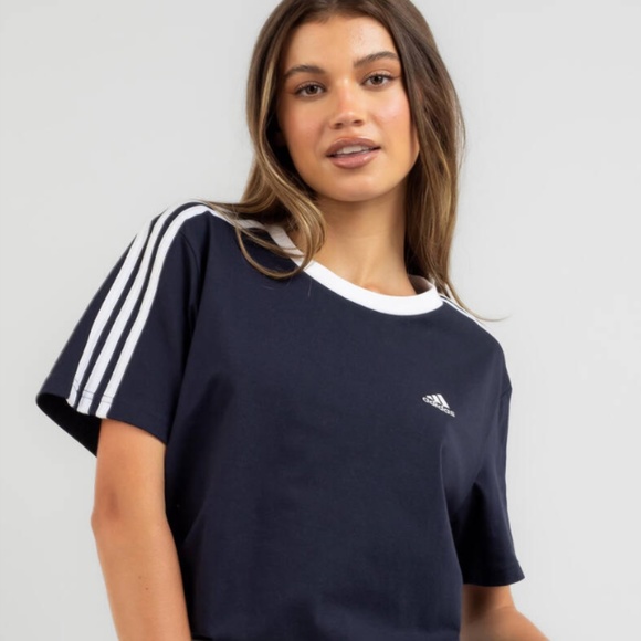 NWOT Adidas unisex navy blue tshirt with shiny back - Picture 2 of 6